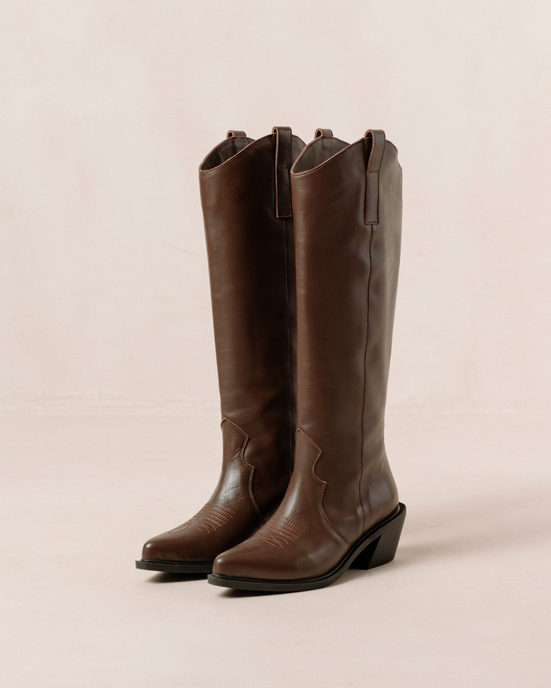 mount-coffee-brown-boots-alohas-585936_1080x_39b3c837-ead5-452f-b273-995a85d7456c.jpg