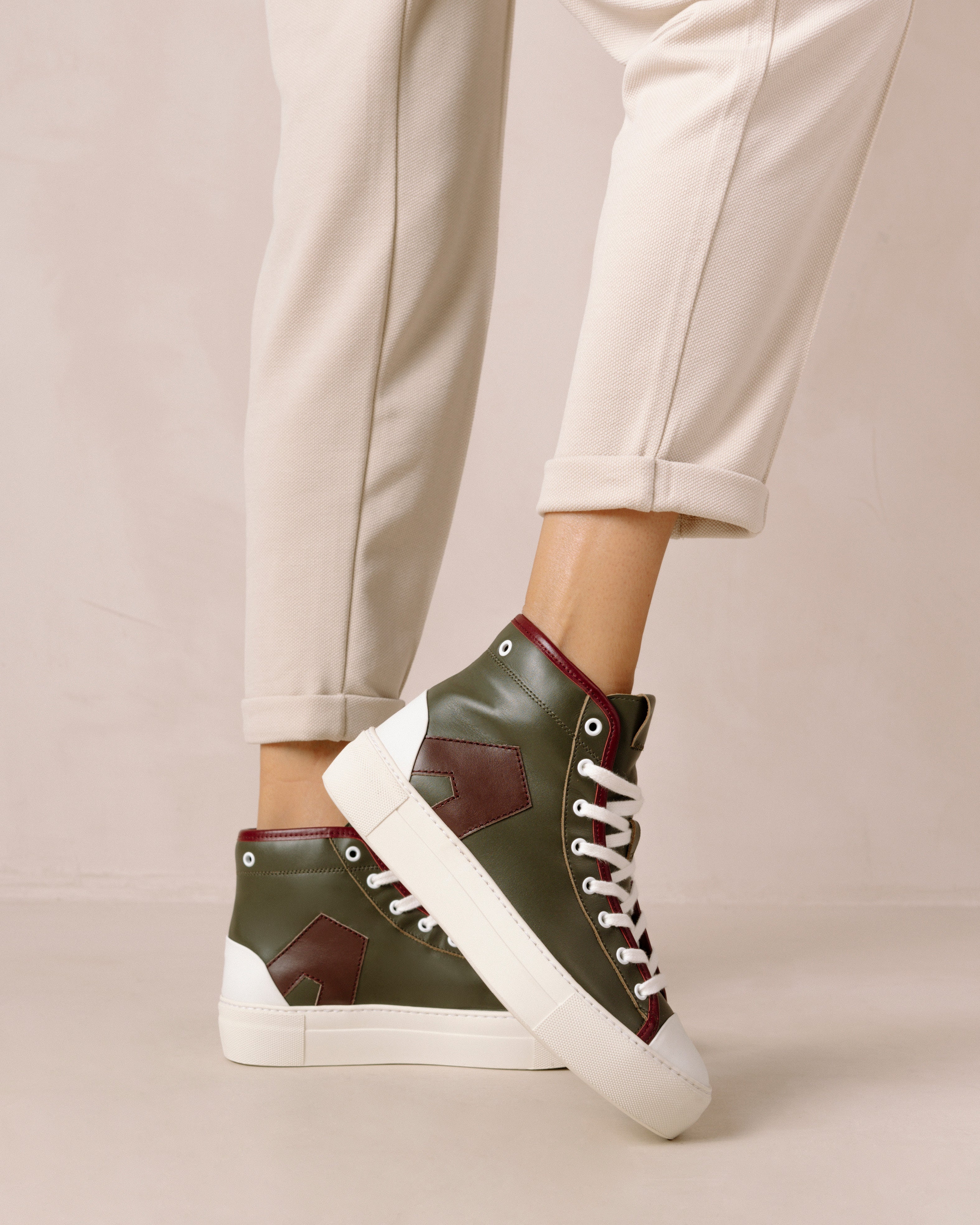 Beth Sneaker