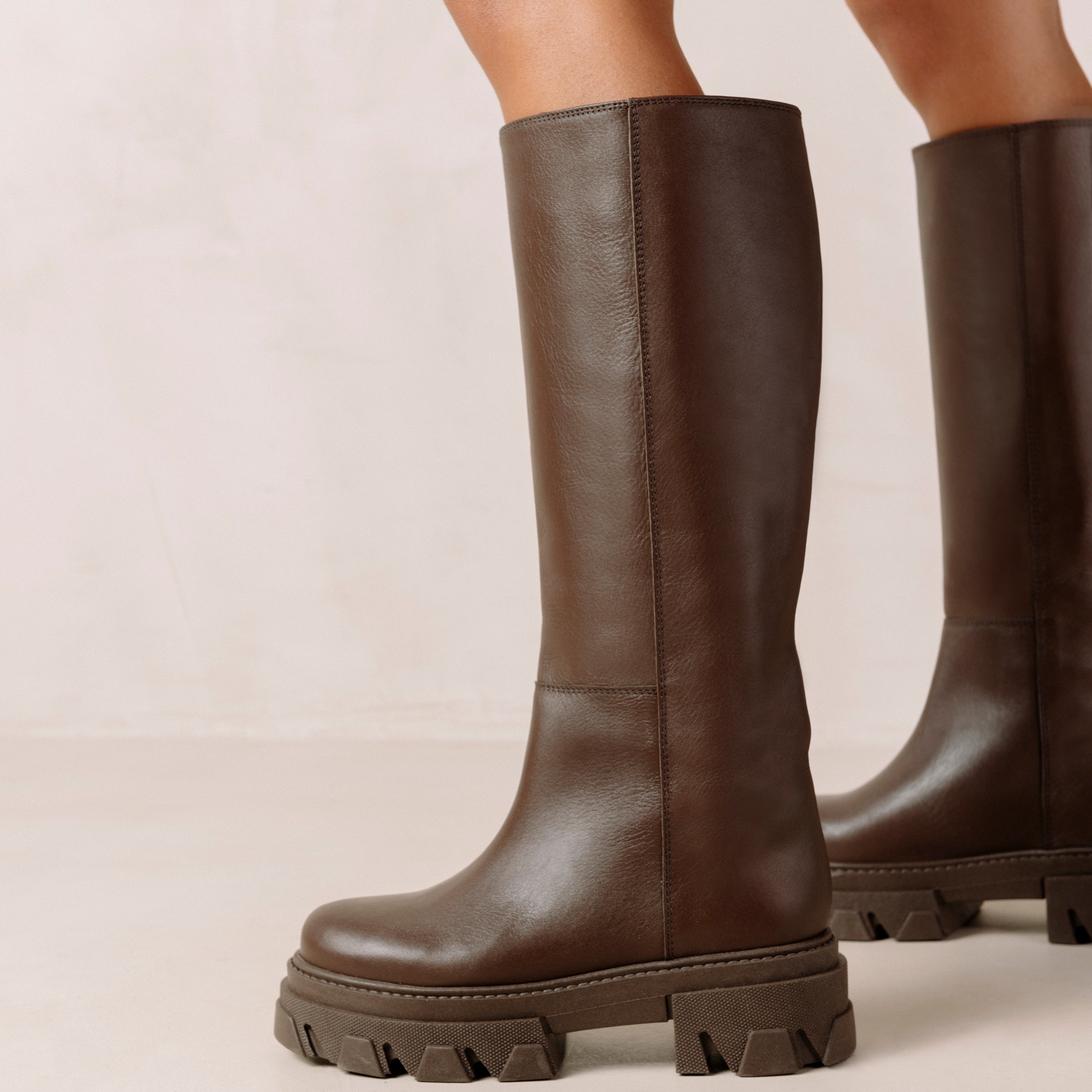 katiuska-coffee-brown-boots-alohas-497568.jpg