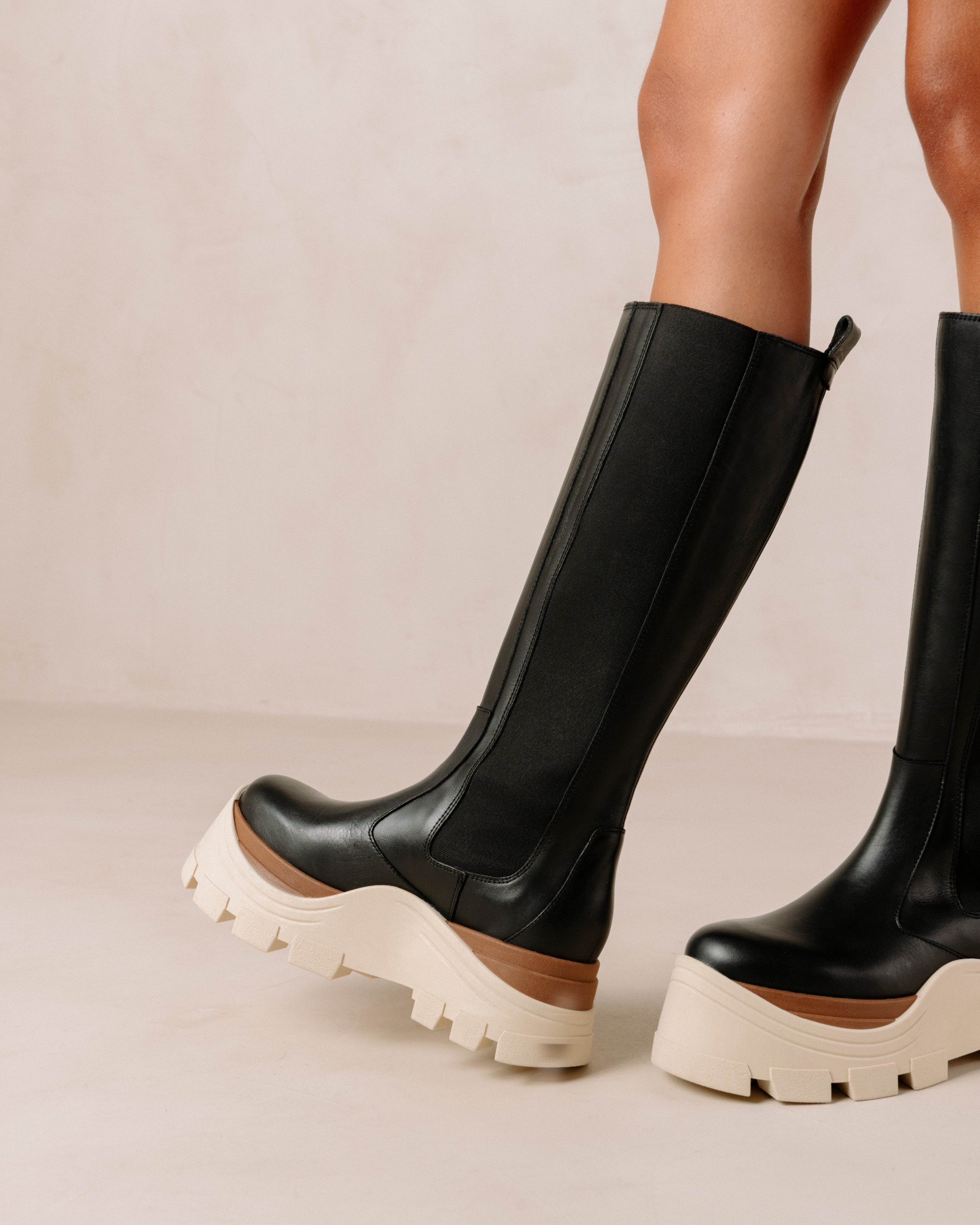 roxie-marcona-black-boots-alohas-686558.jpg