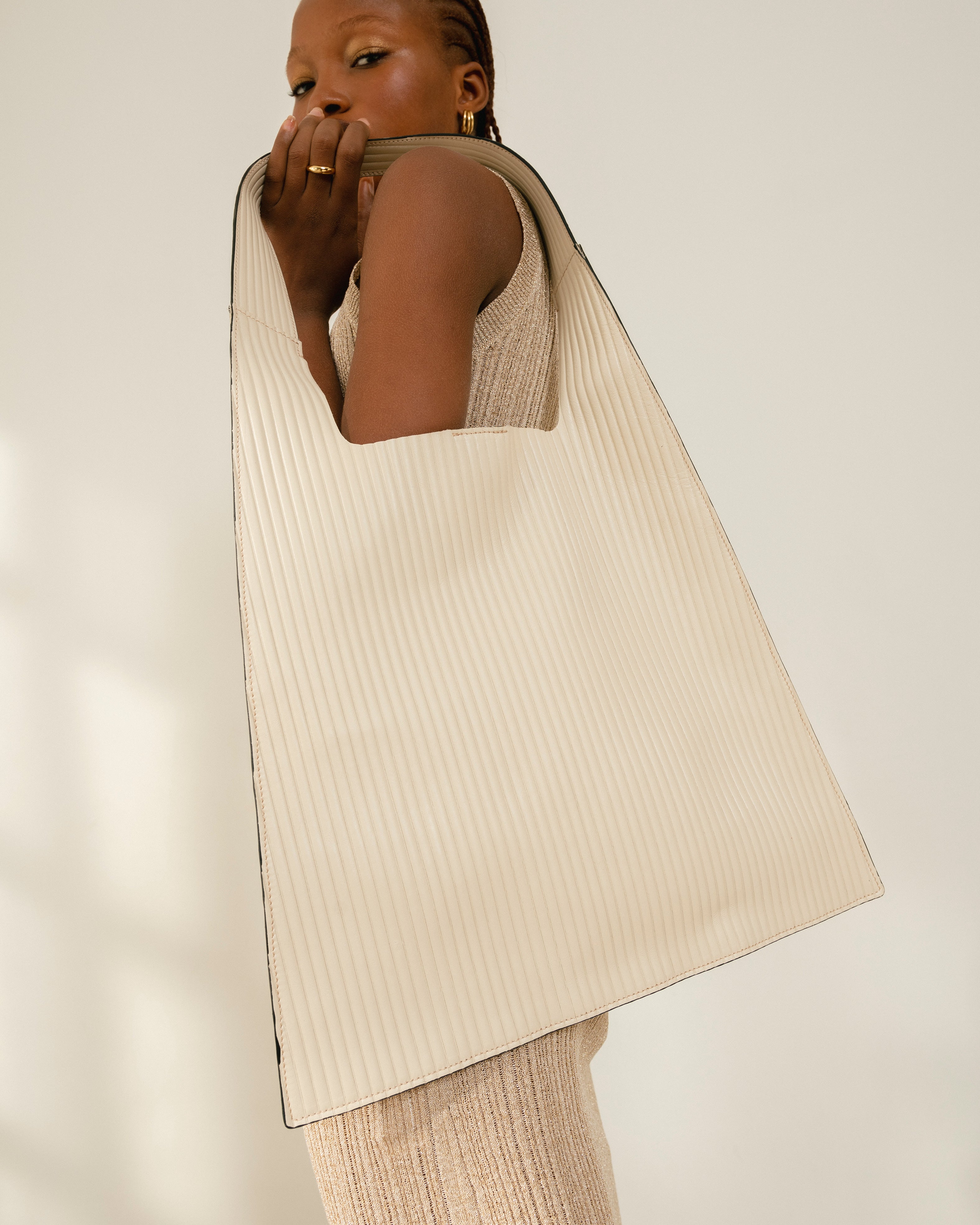 the-l-pleated-cream-handbags-alohas-120789_3a6bee4b-c2ba-4cfa-9fd6-69b816b1ff0a.jpg