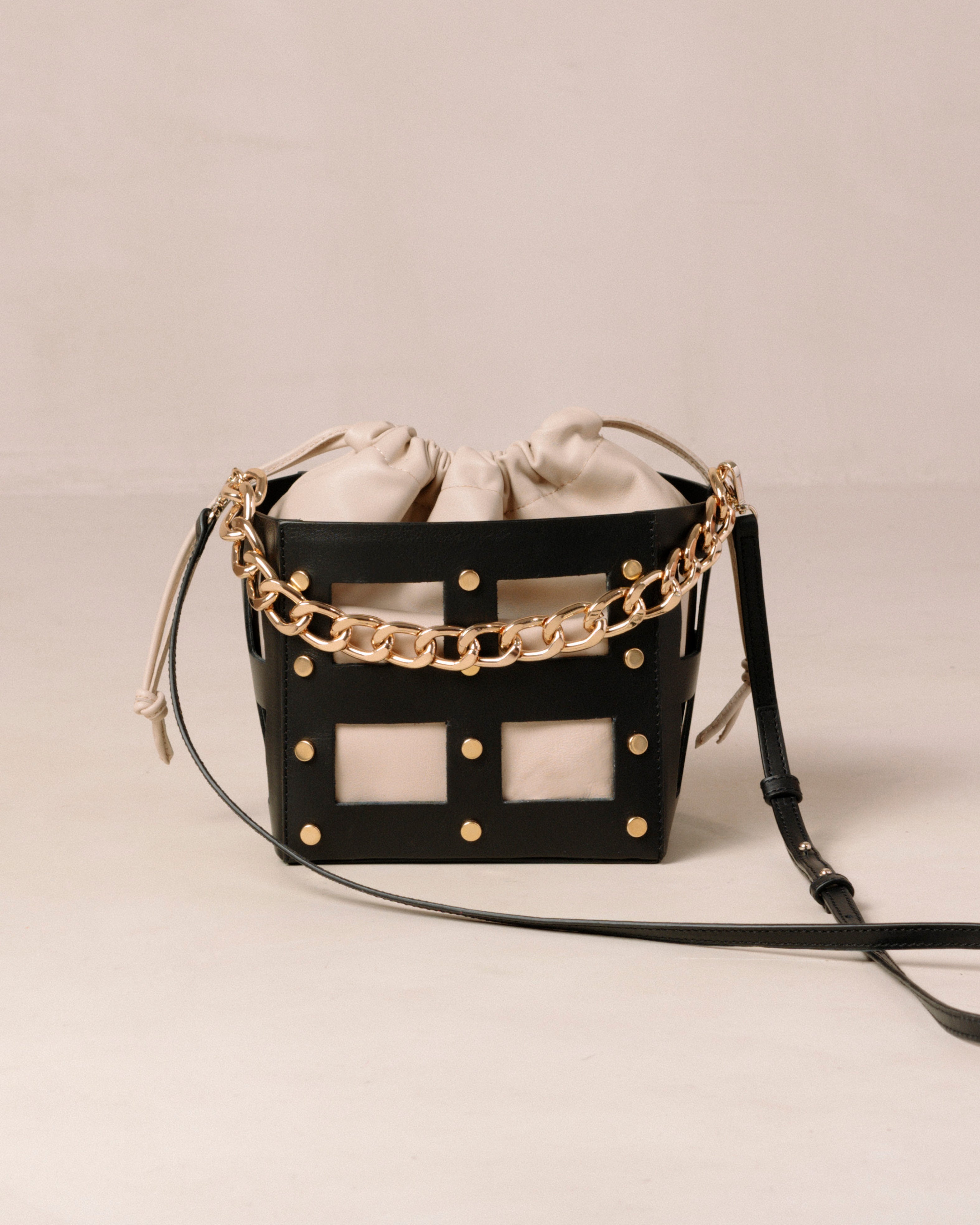 the-n-black-cream-handbags-alohas-105586.jpg