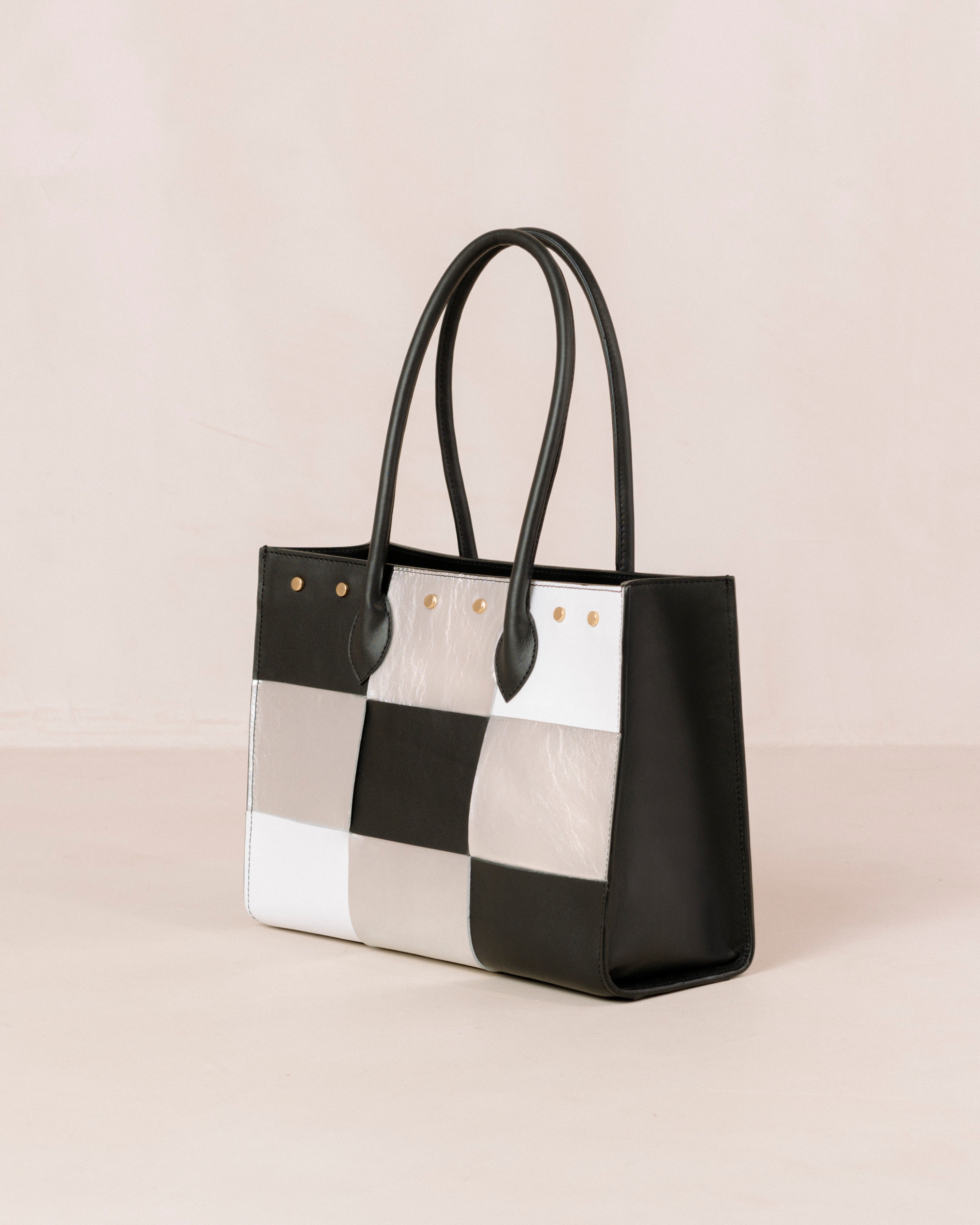 the-w-scacchi-black-silver-bright-white-handbags-alohas-221193.jpg