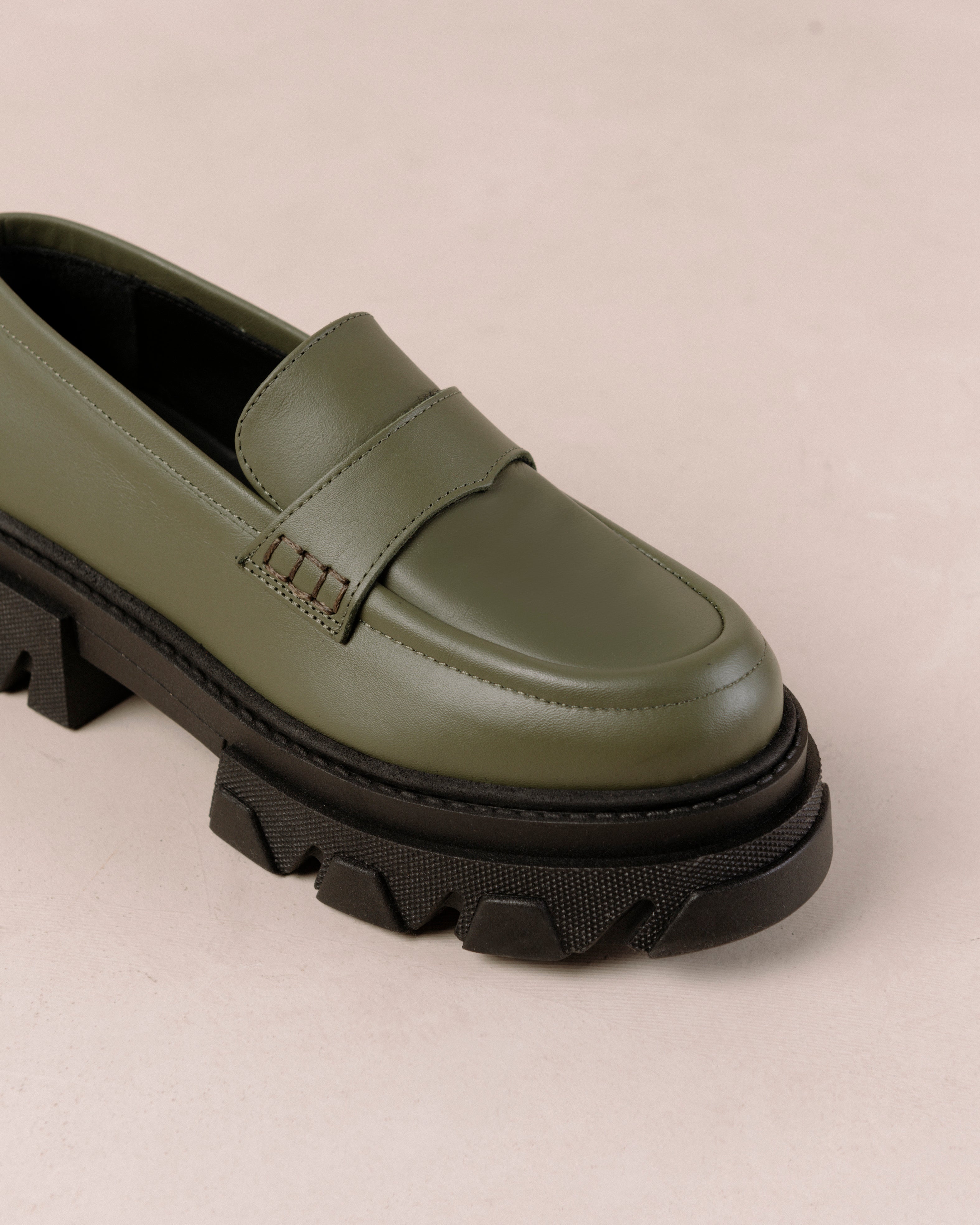 Trace Loafers