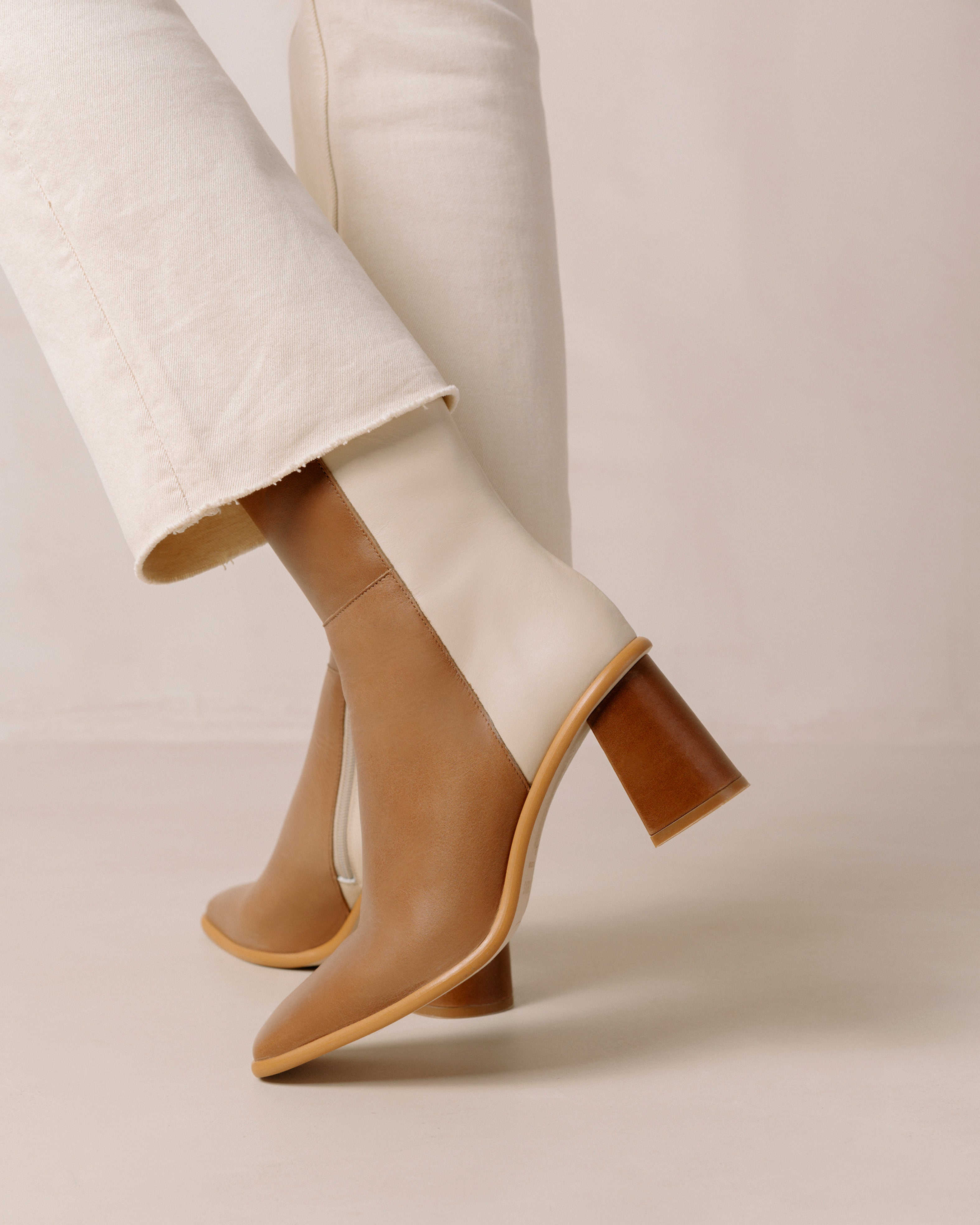 west-camel-cream-ankle-boots-alohas-797797_80c074bd-c4ea-482a-ad7e-4a83c83954b0.jpg