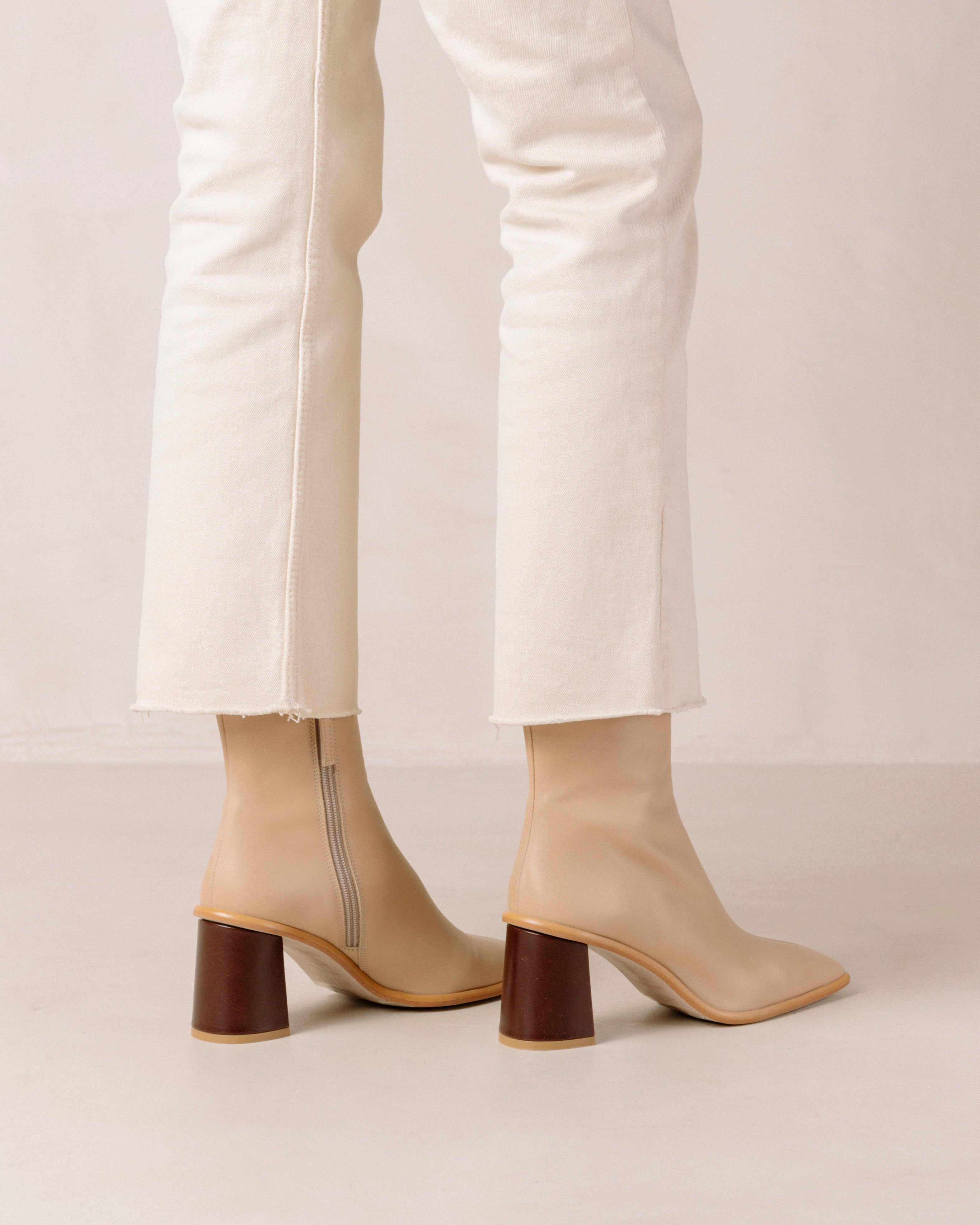 west-cape-vintage-stone-beige-ankle-boots-alohas-548239.jpg