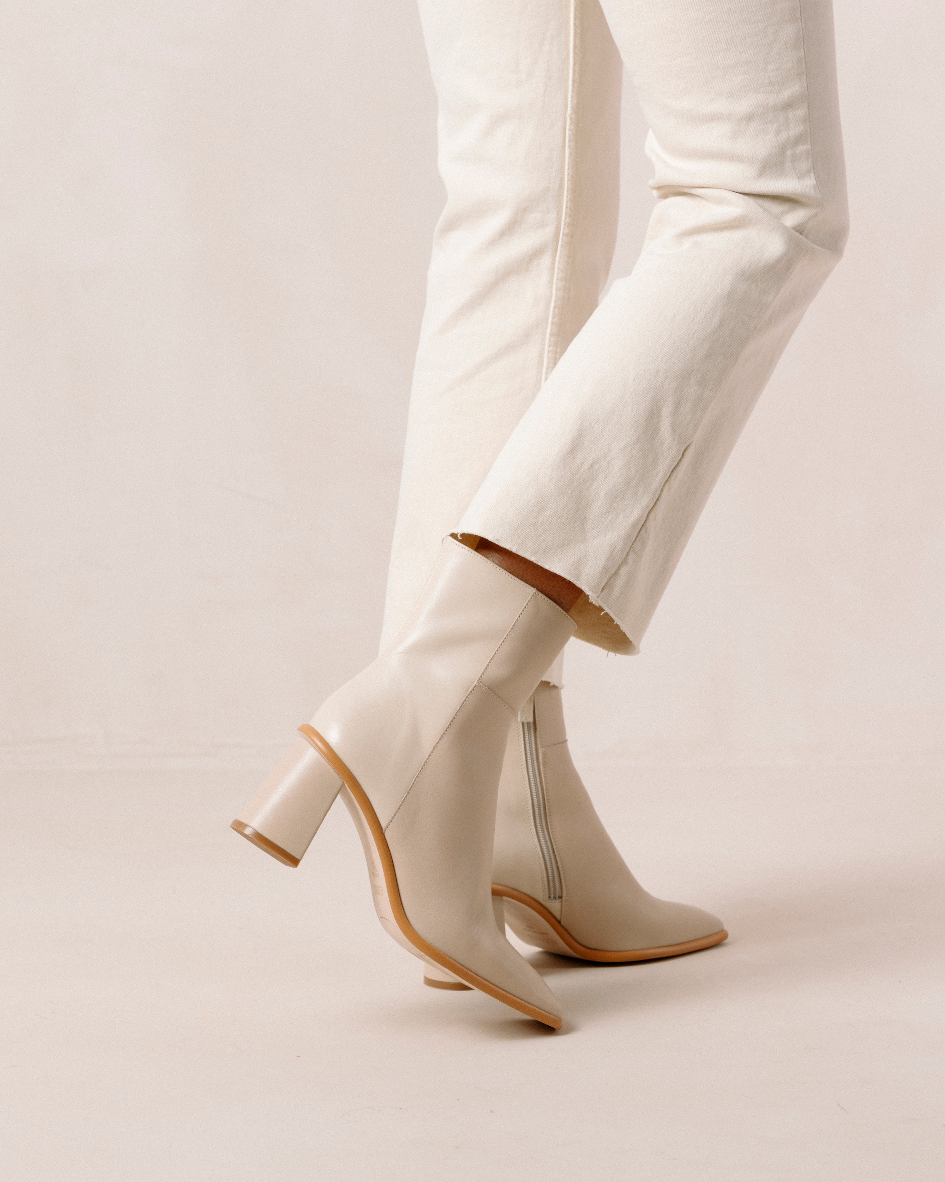 west-stone-beige-cream-ankle-boots-alohas-785389_03c0a4c1-0893-463c-b778-fa43ca19b66c.jpg
