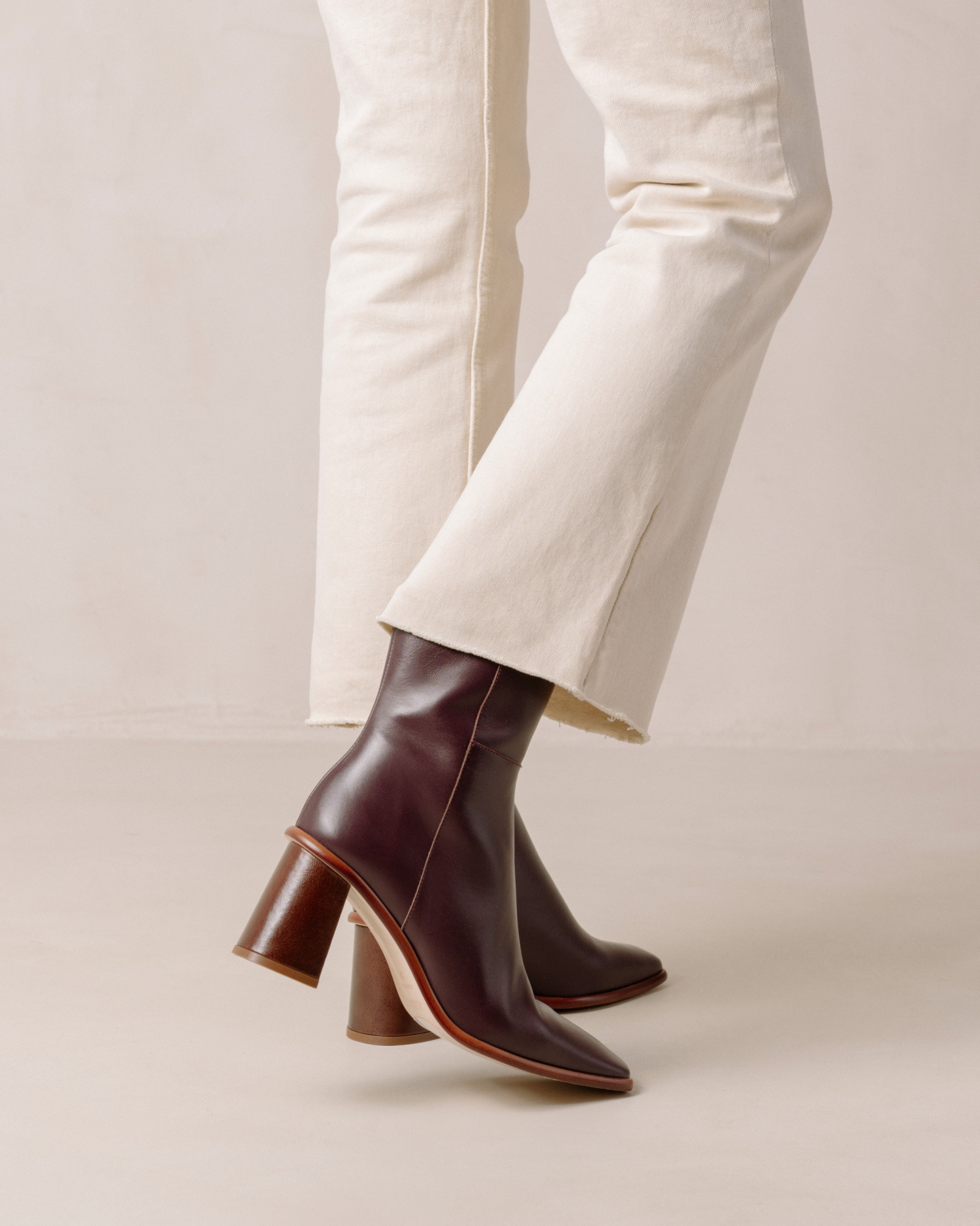 west-vintage-wine-burgundy-ankle-boots-alohas-396743_86d6b568-5ddd-45be-b25d-e62dd149ed9a.jpg